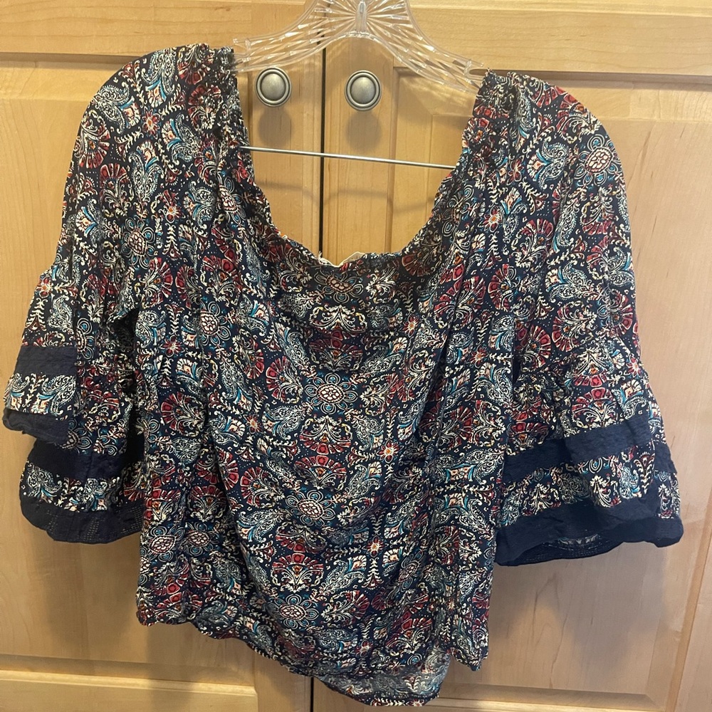 Women’s Solitaire blouse size M